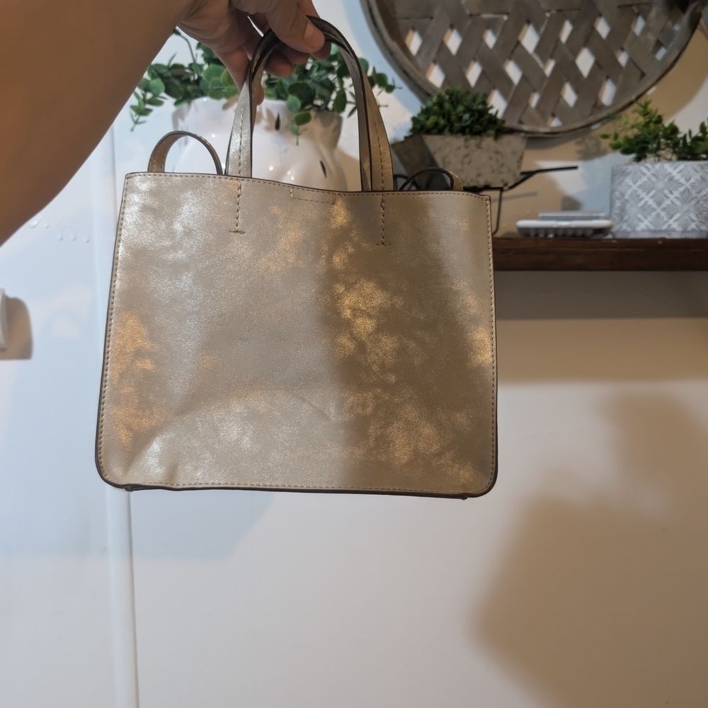 GAP Shimmering Gold Tote Bag/Crossbody NWOT - Picture 9 of 16